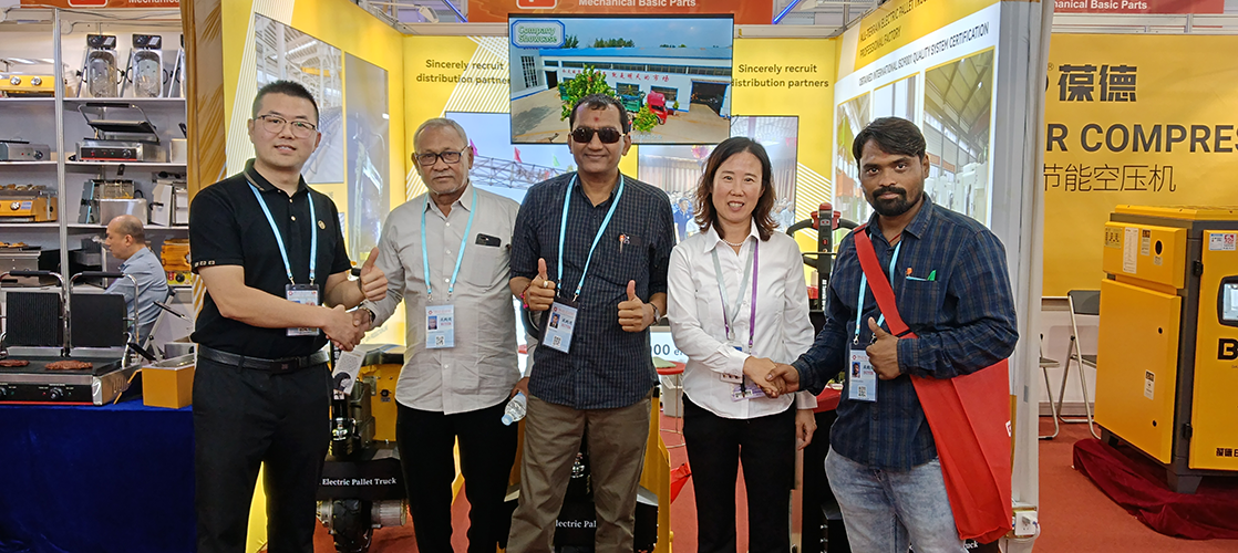Die Spring Canton Fair 2025 endet erfolgreich | Die geländegängigen Elektro-Gabelhubwagen von Tianyulishi erfreuen sich bei internationalen Käufern großer Beliebtheit
